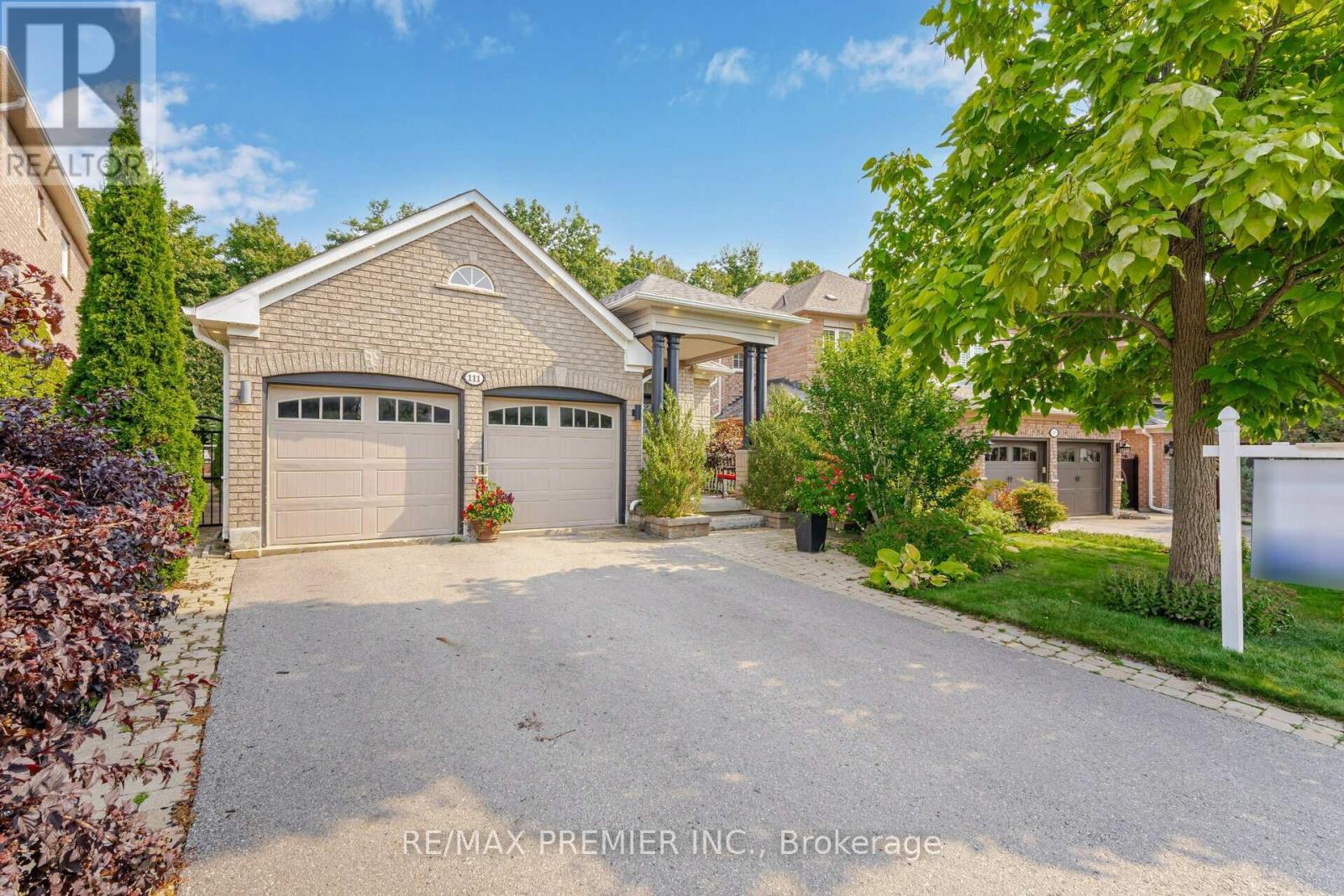 111 Regency View Heights, Vaughan, Ontario  L6A 3T7 - Photo 2 - N9351596