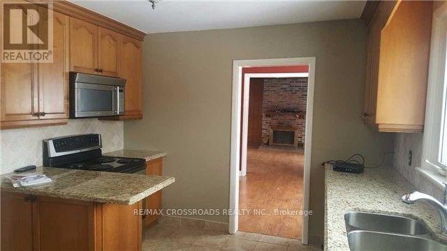 11631 Leslie Street, Richmond Hill, Ontario  L4E 4R7 - Photo 3 - N11915106